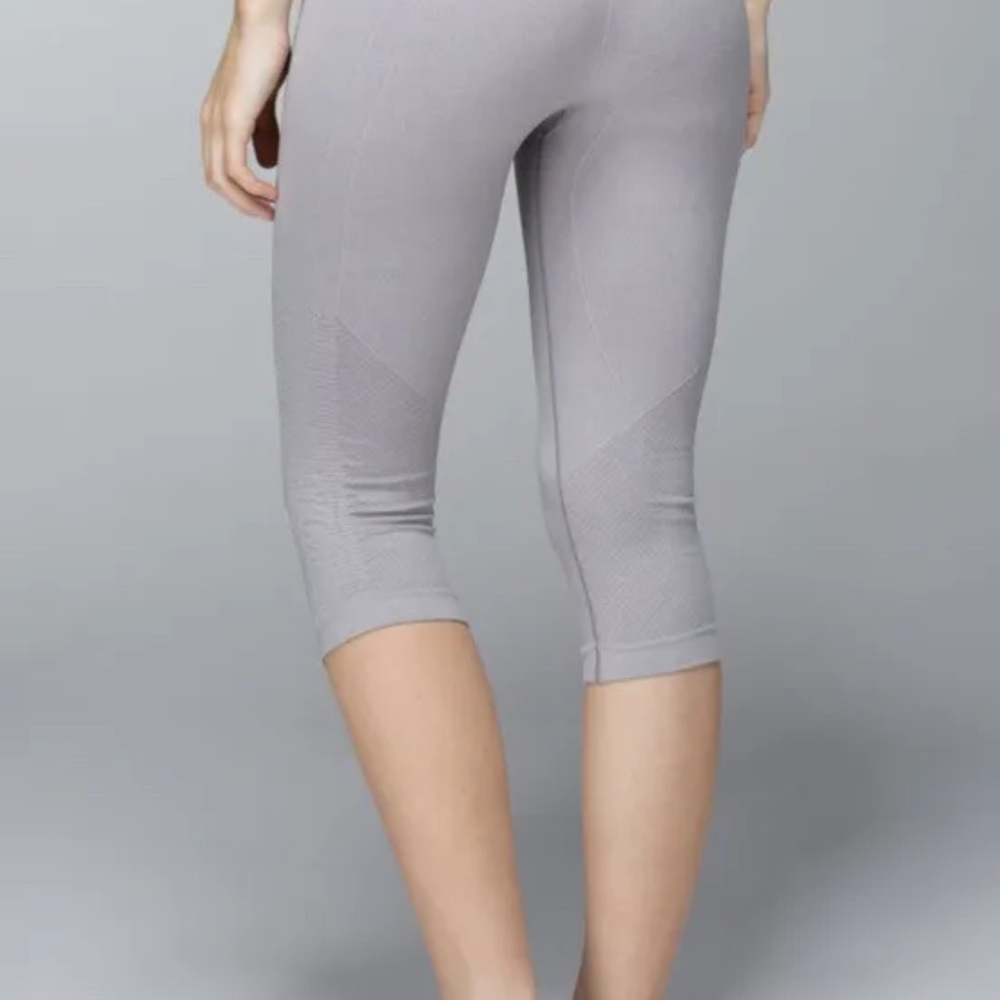 Lululemon In the Flow II Crop - Picture 8 of 9
